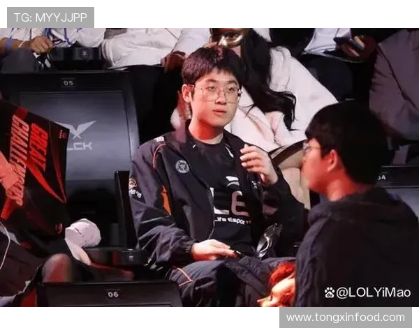 Zeus上单无敌统治赛场展现顶级操作与极致压制力