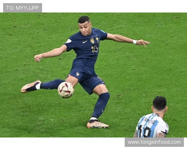 基利安姆巴佩引领新时代法国足球的崛起与荣耀征程 基利安姆巴佩引领新时代法国足球的崛起与荣耀征程